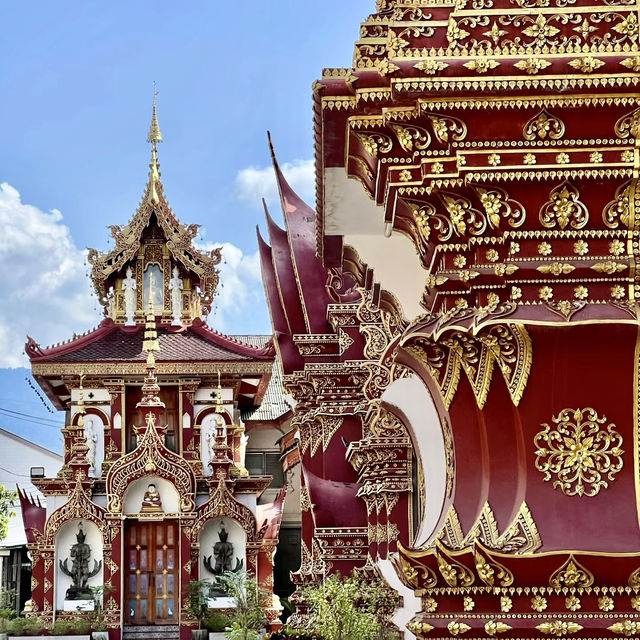 Wat Bukkhalo：紫紅聖地 🌸🏯