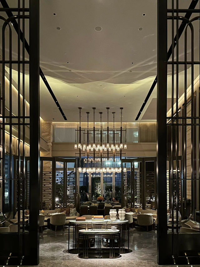 The St. Regis Hong Kong: A Symphony of Sophistication and Luxury