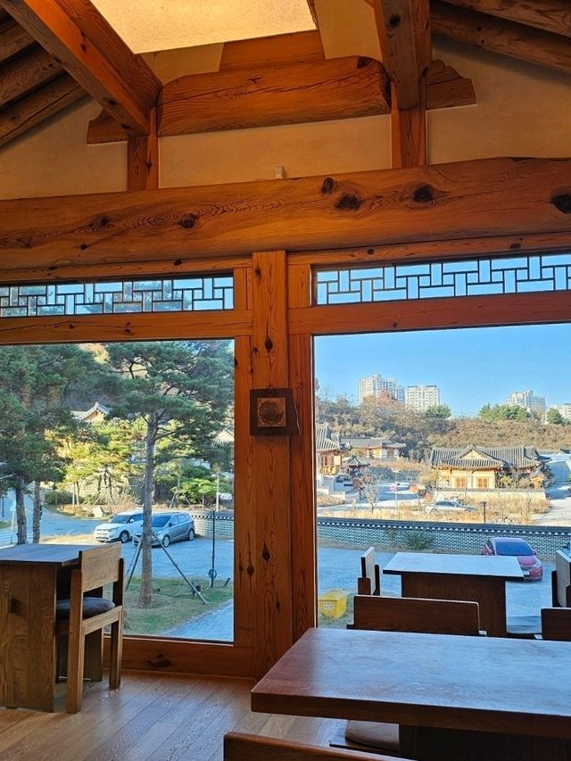 세종, 도심 속 고즈넉한 한옥 카페 