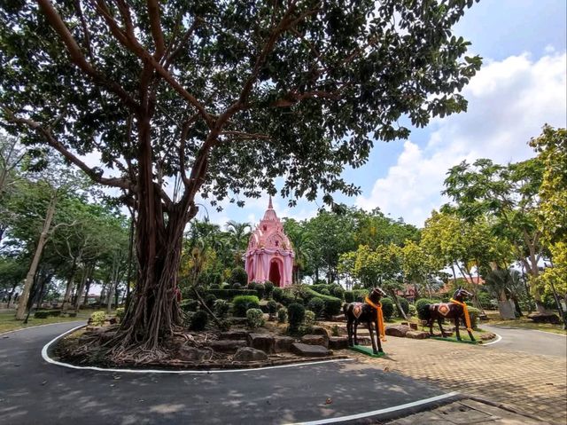 พามาชมศิลาจารึก ประทับลายพระหัตถ์รัชกาลที่5