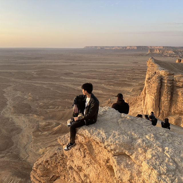 【中東砂漠の大絶景を一望】サウジアラビア Edge of the world