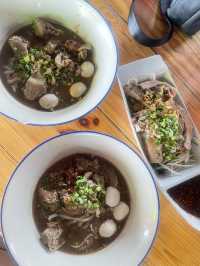ทริปเขาใหญ่ พักพูลว่ลล่า 1 คืน กินฉ่ำๆ