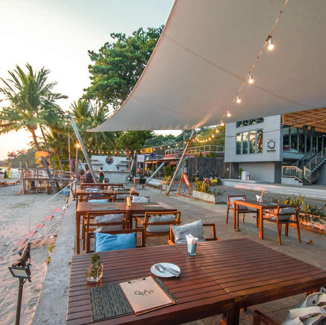  ร้านอาหารริมทะเลบรรยากาศสุดโรมแมนติกระยอง