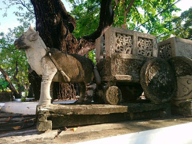 ชมความงามตุ๊กตาหิน@วัดสุทัศน์