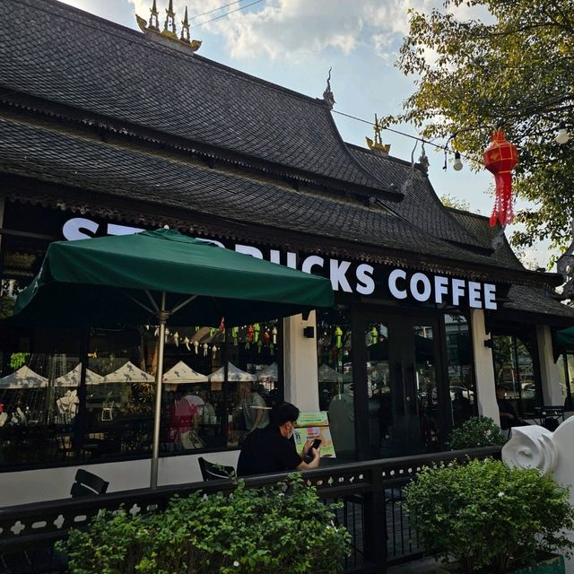 จิบกาแฟสตาบัคที่สวยที่สุดในเชียงใหม่