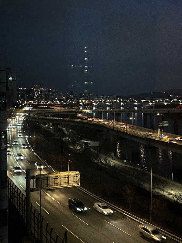 노을진 풍경을 만끽할 수 있는 카페🌆