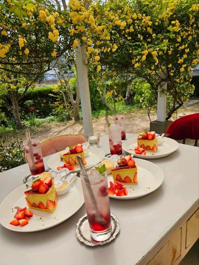 【メルヘンで可愛すぎるカフェ】