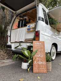 ร้านกาแฟในรถตู้ชิคๆ เท่ๆ ที่ฉะเชิงเทรา
