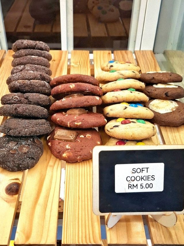 HATS OFF TO MANISS PASTRY & COFFEE, AYER KEROH, MELAKA !
