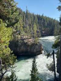 A Land of Fire and Ice – My Outdoor Adventure in Yellowstone National Park