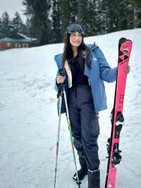 ❄️ Skiing Paradise in Gulmarg – A Winter Wonderland! ⛷️🏔️