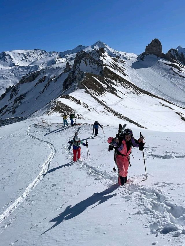 ❄️ Skiing in Laax: A Snow Lover’s Paradise ⛷️🏔️