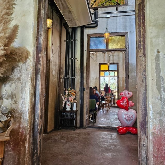 หลงรัก คอฟฟี่โรสเตอร์ ร้านกาแฟนั่งชิลที่อุบล