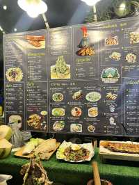 ตลาดนัดรถไฟศรีนครินทร์กินอะไรดี‼️