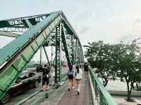 泰國曼谷著名橋景點：Phra Phutthayotfa Bridge。適合拍照打卡了觀光旅遊！ 