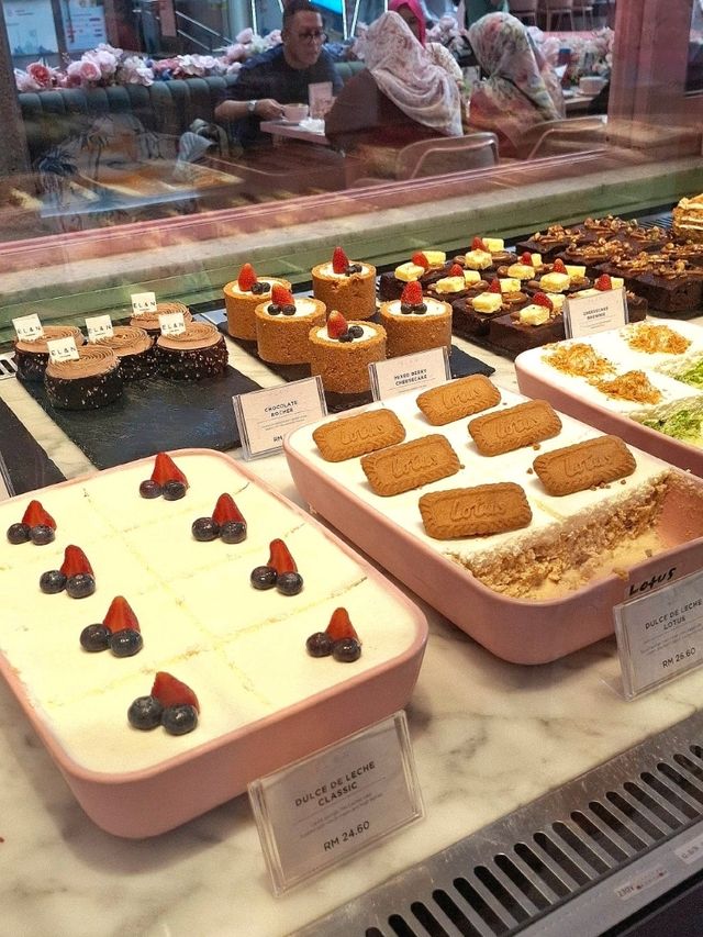 A PINK DATE AT EL & N LONDON CAFE PAVILLION