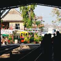 ตลาดร่มหุบ