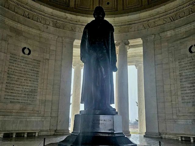 THOMAS JEFFERSON MEMORIAL.