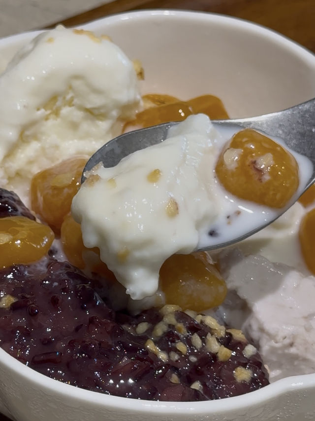 Artisanal Creations at Yuen Yeung Dessert Cafe: Fresh, Handmade, Authentic