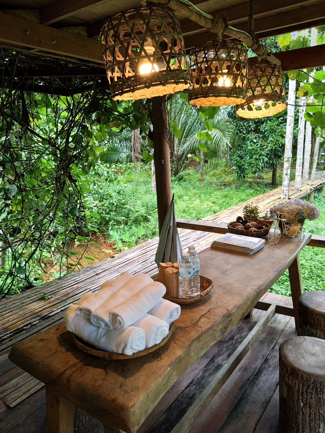  พักกายพักใจ ท่ามกลางธรรมชาติบ้านไร่ไออรุน ระนอง