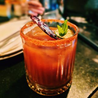 An adult space where you can enjoy authentic cocktails🇮🇳🍷
