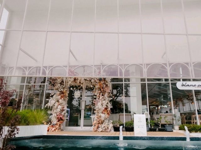 Blanc eatery & cafe