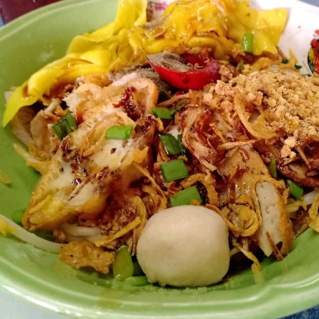 โกยูรหมีฮกเกี๊ยน 🍜 ตำนานของอร่อยคู่ภูเก็ต
