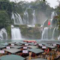 น้ำตกเตียนข้ามชาติใหญ่ที่สุดในเอเชีย