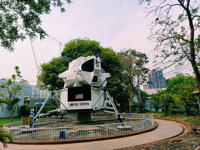 泰國曼谷素坤逸區科學中心天文館商場影院一日遊行程，親子遊行程