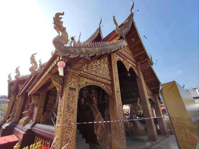 สุดตระการตา อุโบสถเงิน หลังแรกของโลก