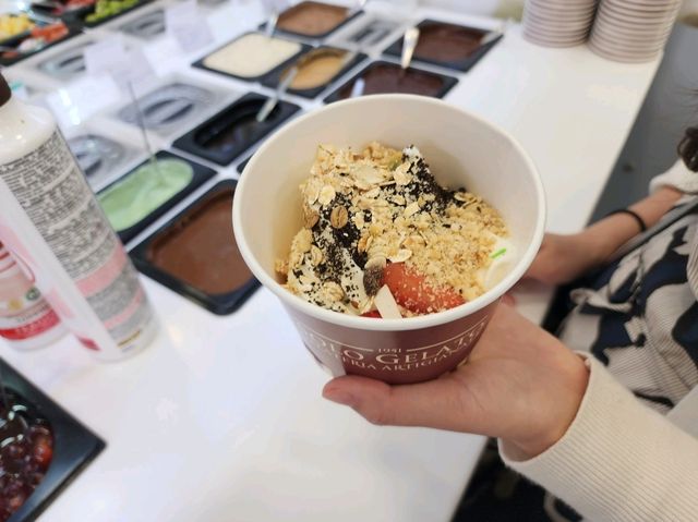 [🇬🇷サントリーニ] 甘党必見！Solo Gelato の絶品ジェラート＆ギリシャヨーグルト