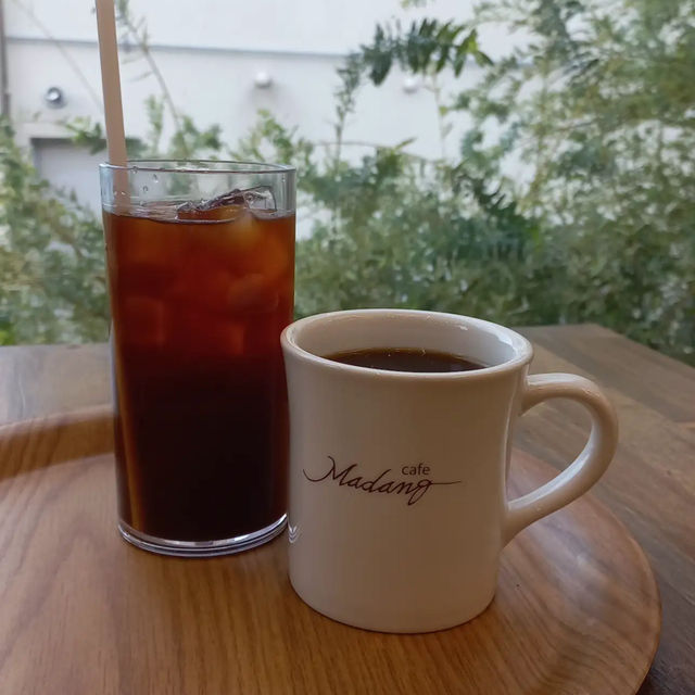 カフェ マダン
