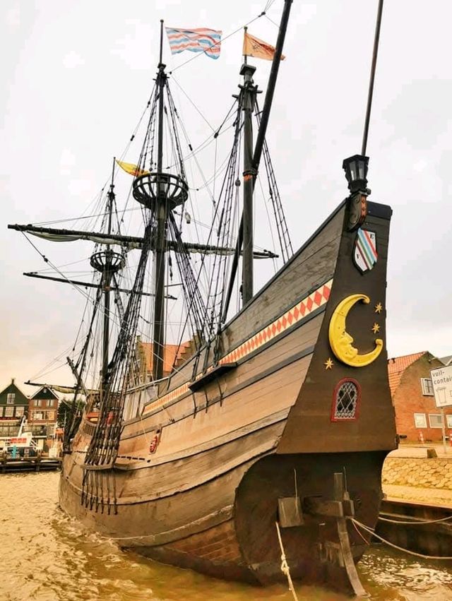 Volendam: Fishing Traditions and Slow Travel by the Water
