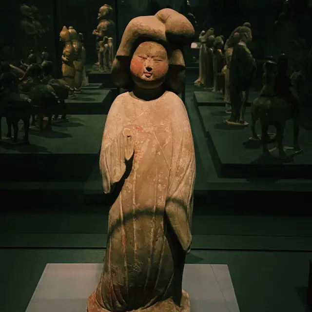 If you want to delve into the millennia-old Chinese civilization, you must not miss the Shaanxi History Museum!
