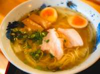 バイク旅の聖地！三重県「ラーメン山」で絶品塩ラーメンといなり寿司を堪能