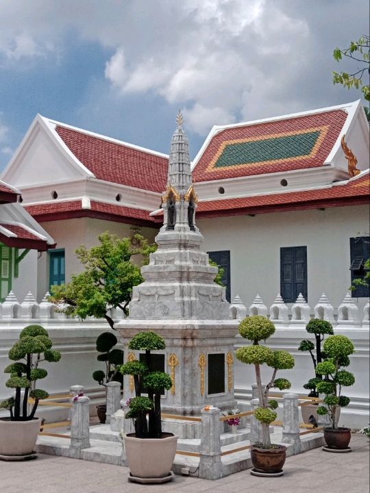 สรงน้ำพระ 🙏กราบพระพุทธอังคีรส วัดราชบพิธ
