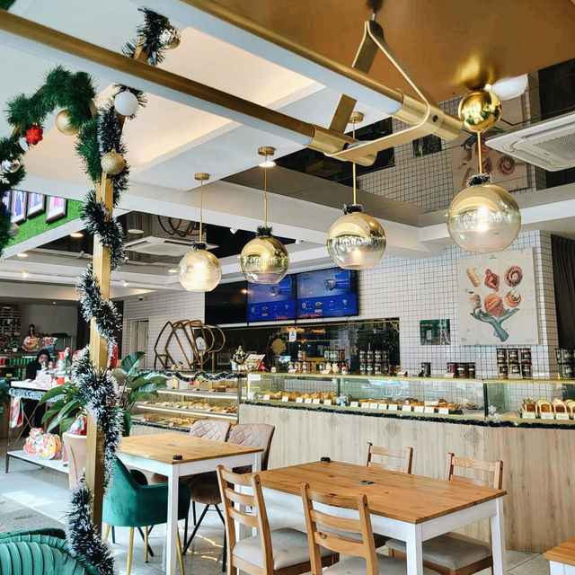 Seven Oaks Bakery Cafe in JB