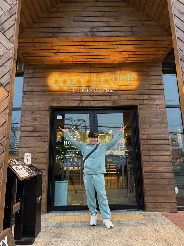 Loved for it's Cozy Vibe, Diversed Menu and Affordable Prices.