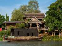  Dining Experience in boat