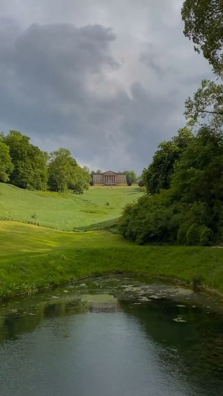 Roman Elegance & Timeless English Charm