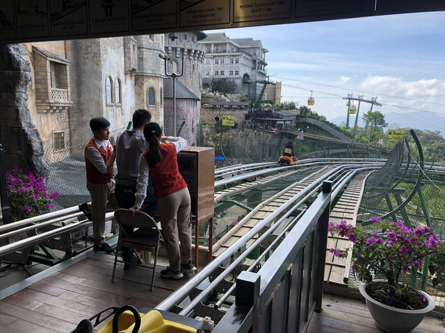 【Ba Na Hills｜バナヒルズ｜ベトナム・ダナン】 山の上に広がる“ヨーロッパ風の街”と、絶景を支える神の手
