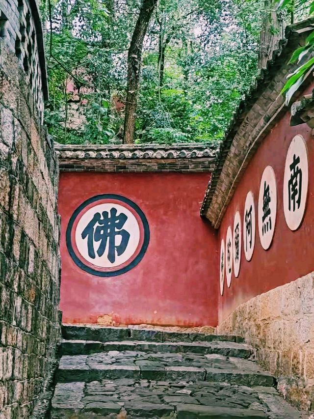 中國雲南玉溪著名景點：秀山歷史文化公園，適合打卡拍照📸