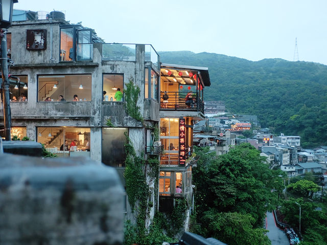Strolling Through Jiufen Market