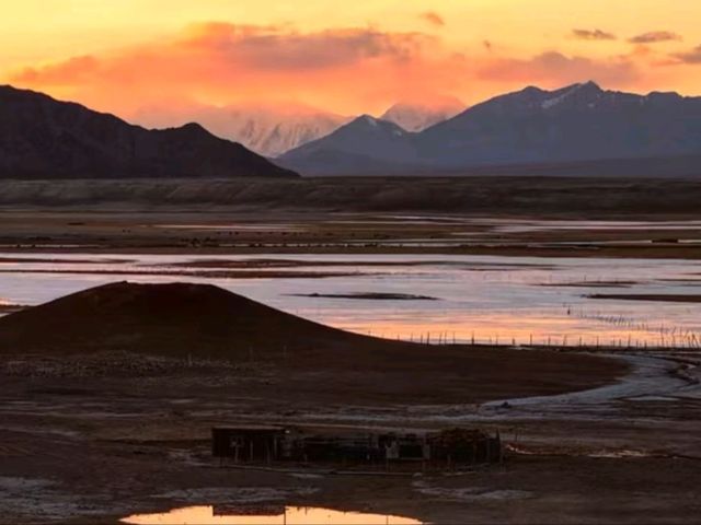 Mujie Crater: Xinjiang’s Volcanic Secret