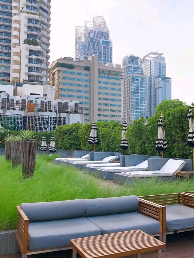 🌟 City Calm Meets Swiss Charm – Mövenpick Bangkok Stays to Remember 🧳✨