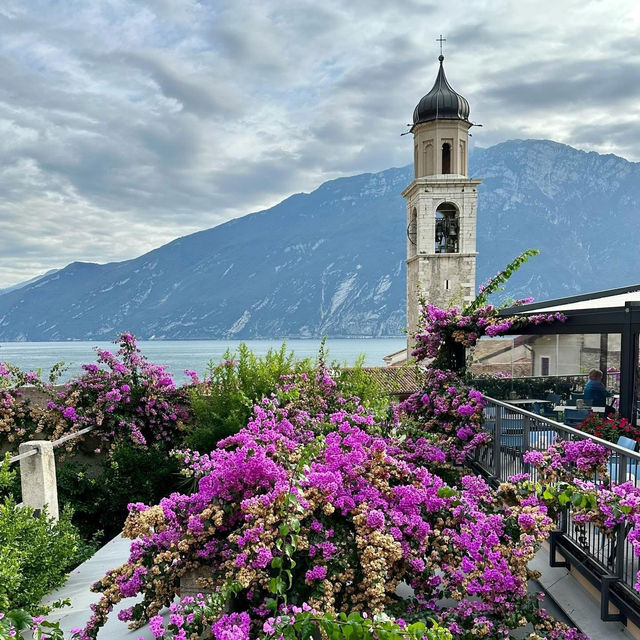 🌞🚤 Ultimate Summer Weekend at Lake Garda: Italian Sunshine & Lakeside Magic