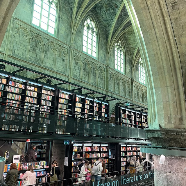 Maastricht’s Famous Bookstore — Boekhandel Dominicanen 📚✨