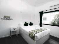 SYRI Guesthouse & Café