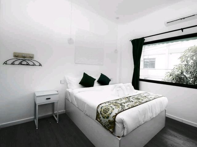SYRI Guesthouse & Café