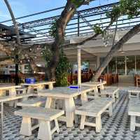 ร้านอาหารติดทะเล  บรรยากาศดี